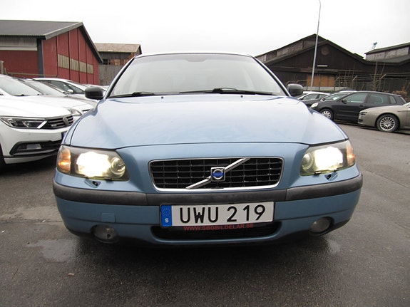Volvo S60 3 of 5