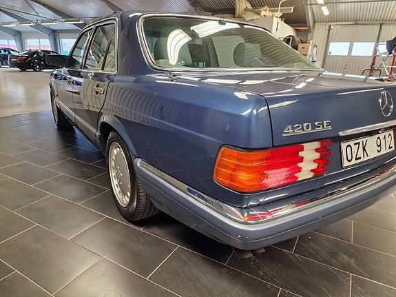 Mercedes-Benz S420 10 of 11