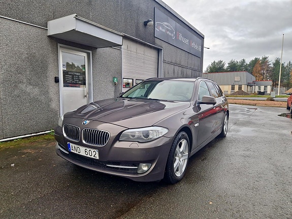 BMW 520 2 of 5