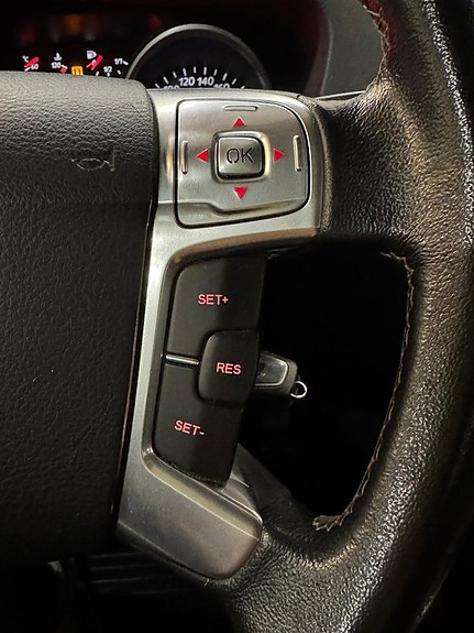 Ford Mondeo 13 of 16