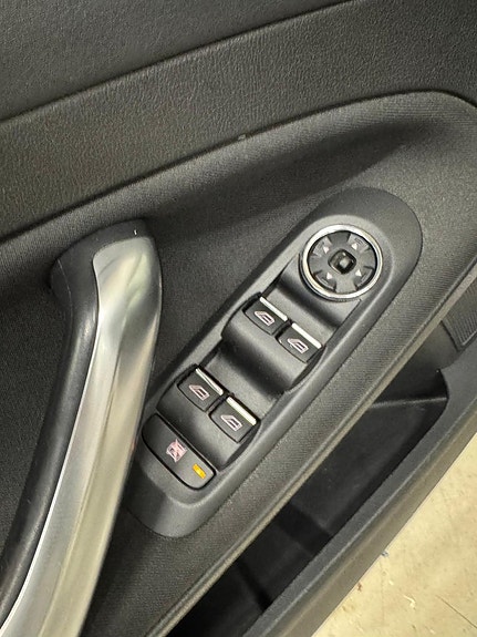 Ford Mondeo 11 of 16