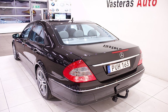 Mercedes-Benz E200 7 of 24