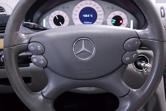 Mercedes-Benz E200 19 of 24