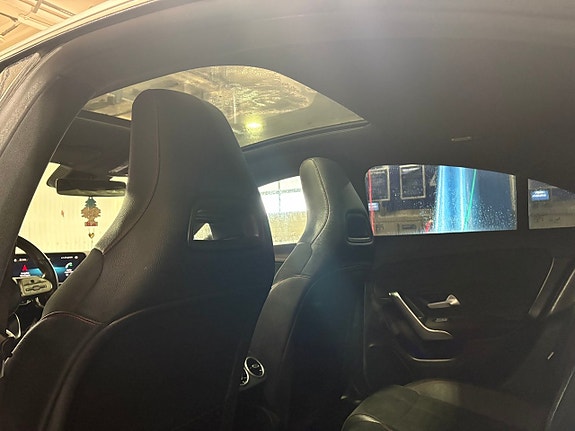 Mercedes-Benz CLA180