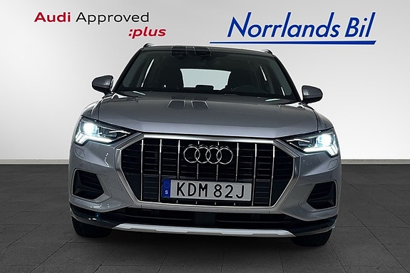 Audi Q3 2 of 5