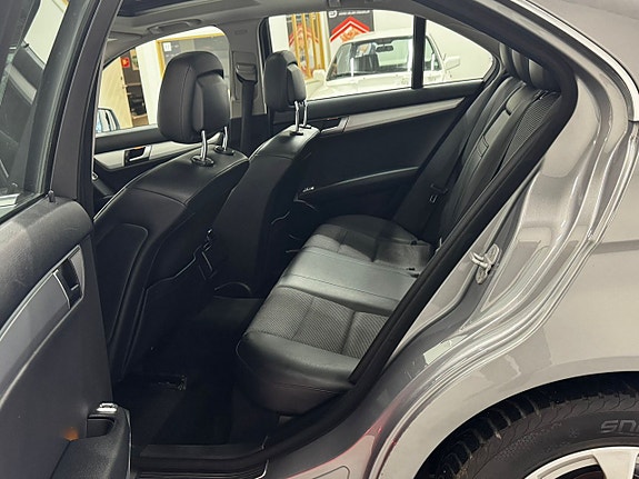 Mercedes-Benz C220 14 of 15