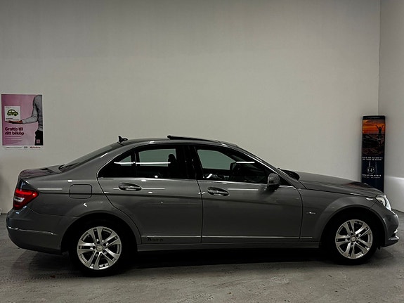 Mercedes-Benz C220 8 of 15