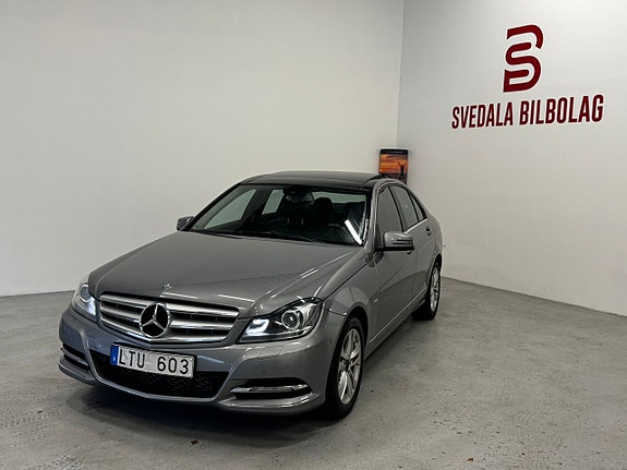 Mercedes-Benz C220 2 of 15