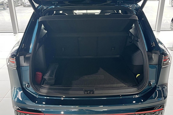 Volkswagen Tiguan 6 of 12