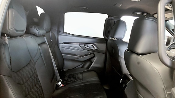 Isuzu D-max 13 of 16