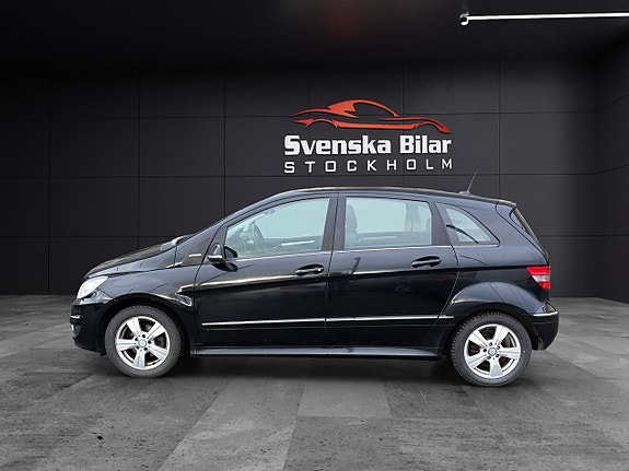 Mercedes-Benz B180 6 of 16