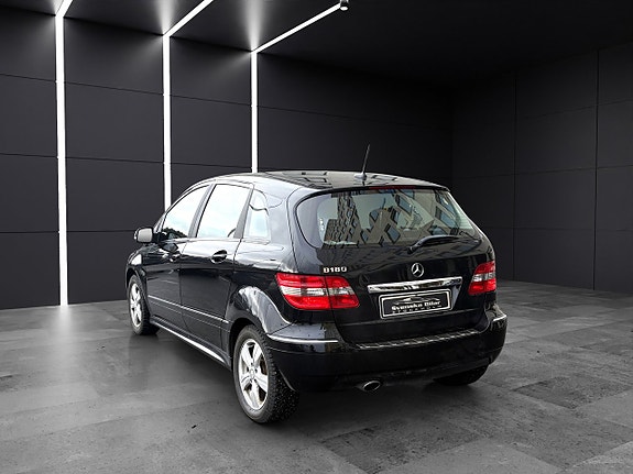 Mercedes-Benz B180 5 of 5