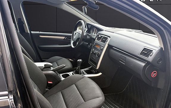 Mercedes-Benz B180 10 of 16