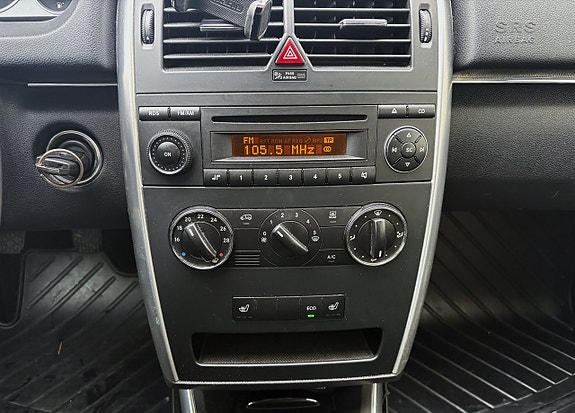 Mercedes-Benz B180 12 of 16