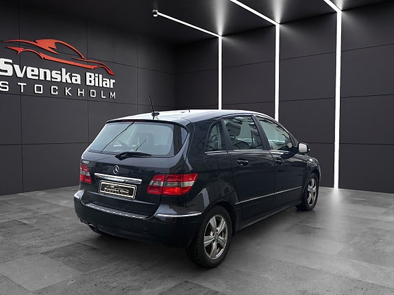 Mercedes-Benz B180 7 of 16
