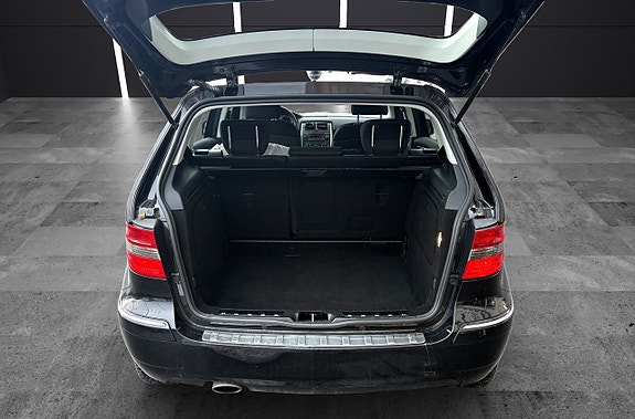 Mercedes-Benz B180 16 of 16