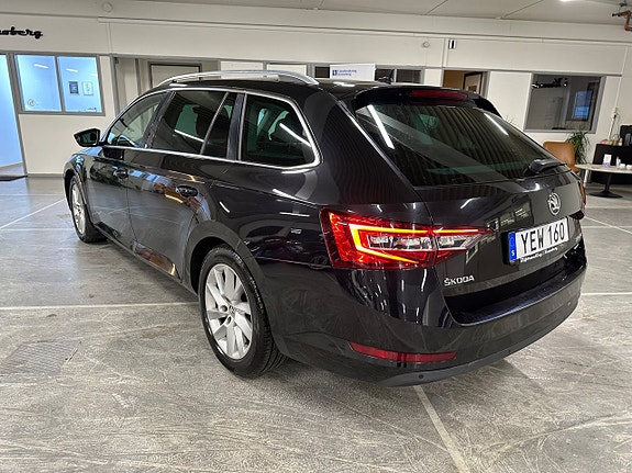 Skoda Superb 4 of 5