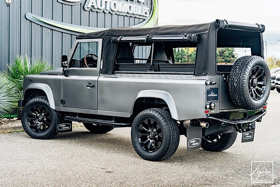Land Rover Defender 110 5 of 5