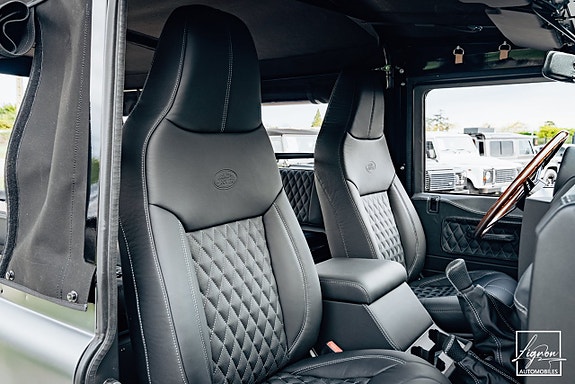 Land Rover Defender 110 25 of 27
