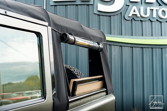 Land Rover Defender 90 6 of 27