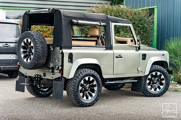 Land Rover Defender 90 4 of 5