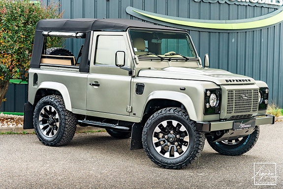 Land Rover Defender 90 3 of 5