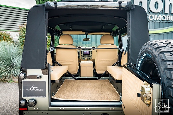 Land Rover Defender 90 12 of 27