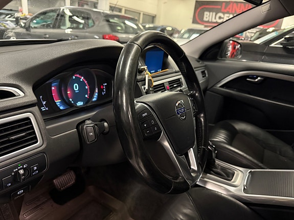 Volvo V70 12 of 15