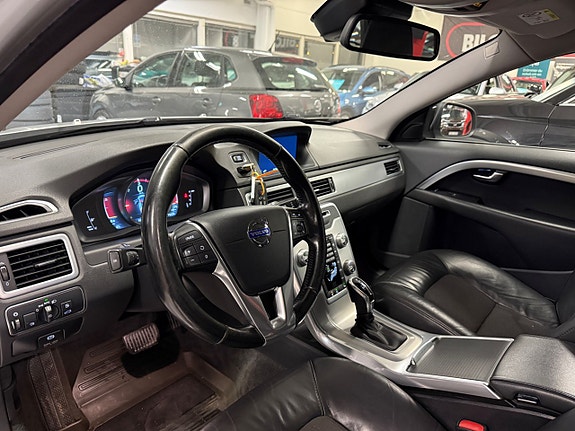 Volvo V70 10 of 15