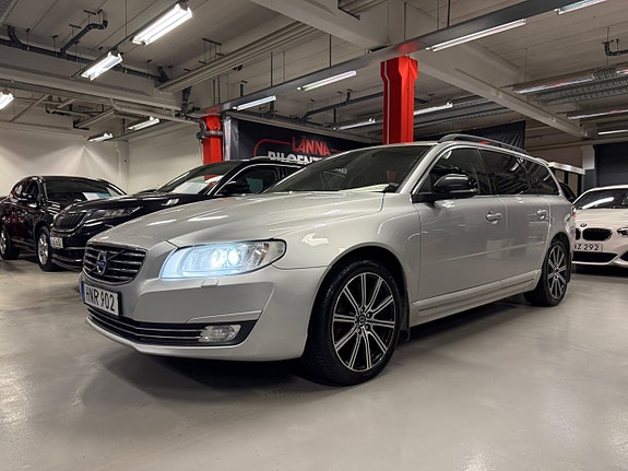 Volvo V70 3 of 5