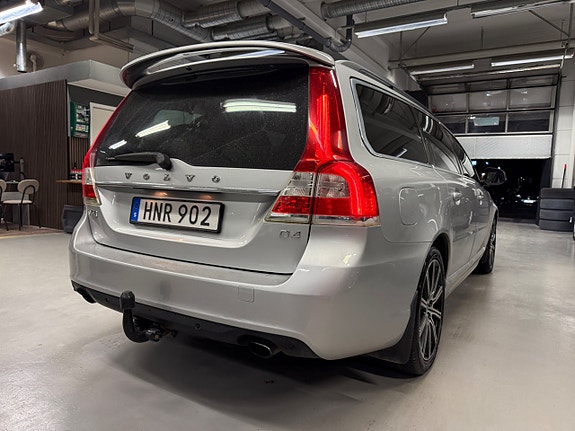Volvo V70 7 of 15