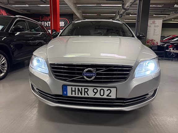 Volvo V70 4 of 5