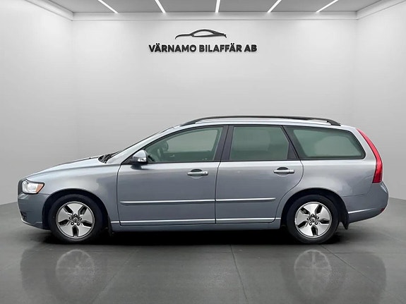 Volvo V50 2 of 21