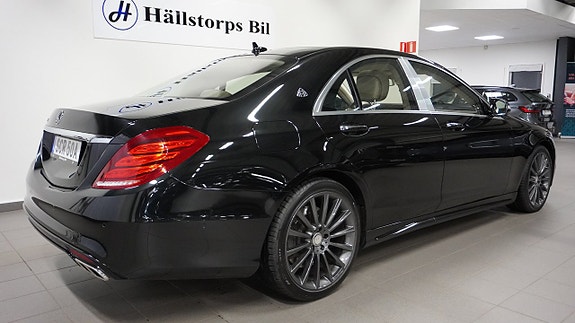 Mercedes-Benz S500 3 of 5
