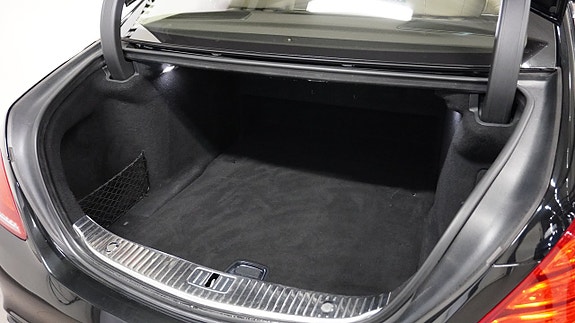 Mercedes-Benz S500 4 of 5