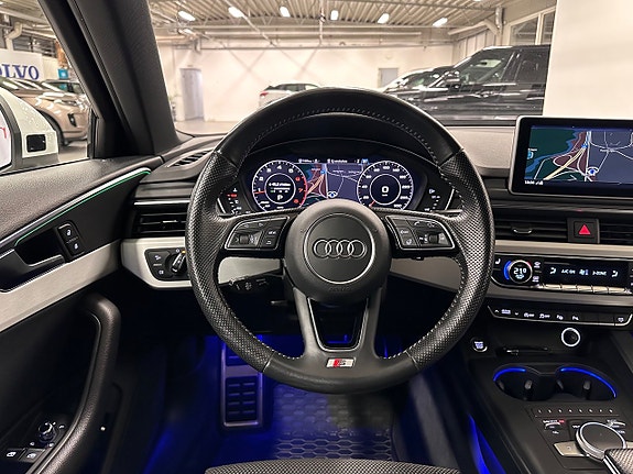 Audi A4 16 of 22