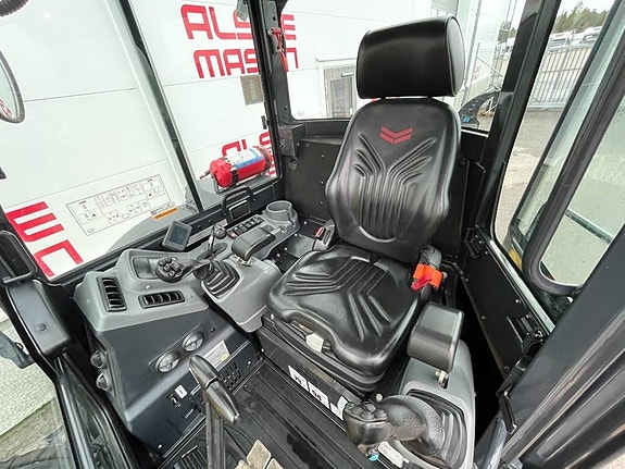 Yanmar Vio 50 4 of 6