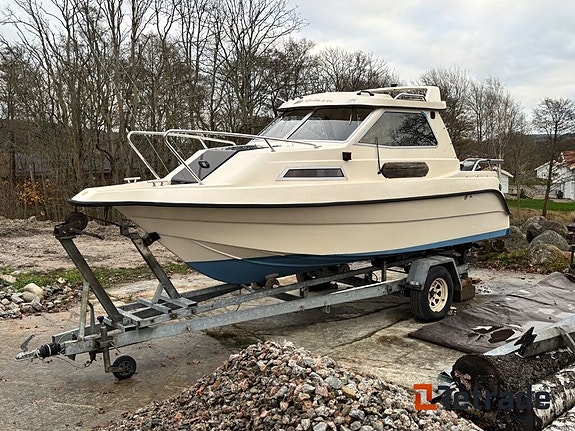 Motorbåt Uttern 5750 C med Mercury 75 hk inkl trailer