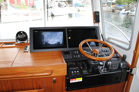 Targa 46 AD CFC - VP D6-440 DPI. Joystick. DPS. -22 7 of 12