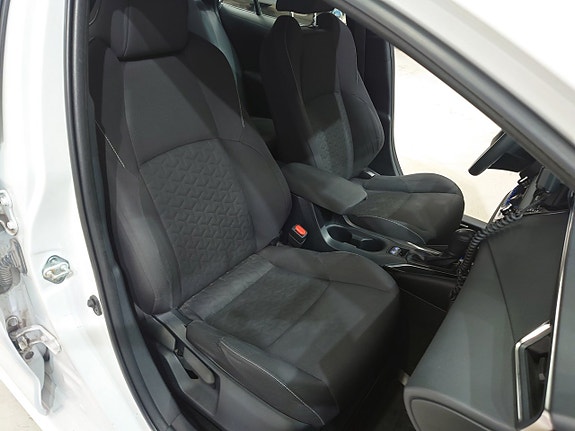 Toyota Corolla 9 of 15