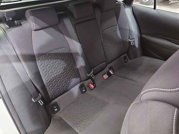 Toyota Corolla 11 of 15