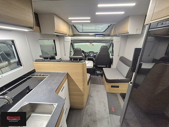 Adria Matrix 670 SC ALDE QUEENBED 4 of 16