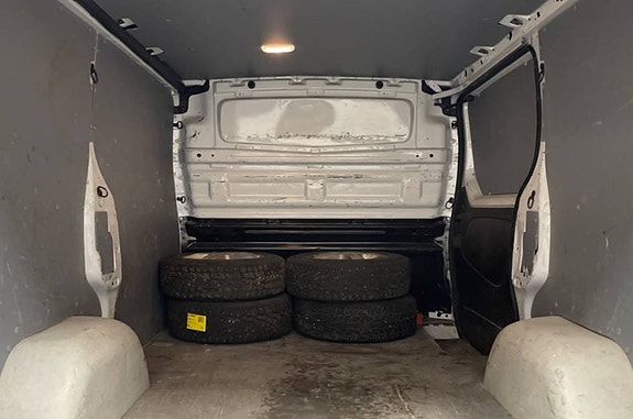 Opel Vivaro 13 of 14