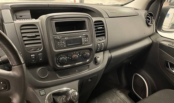 Opel Vivaro 10 of 14