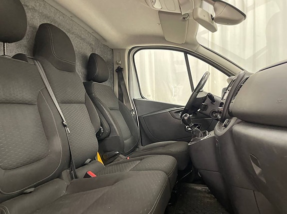 Opel Vivaro 7 of 14