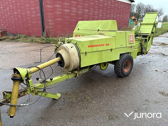 Balpress med kastare - Claas Markant 40