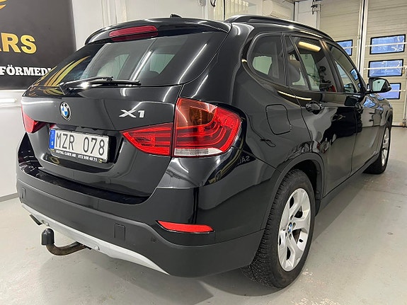 BMW X1 4 of 5