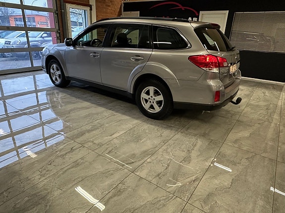 Subaru Outback 4 of 5