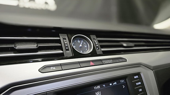 Volkswagen Passat 21 of 27