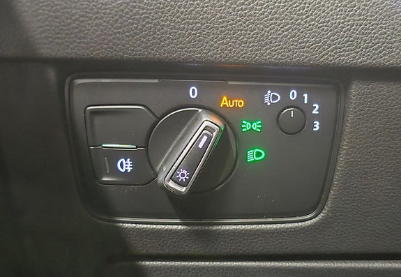 Volkswagen Passat 25 of 27